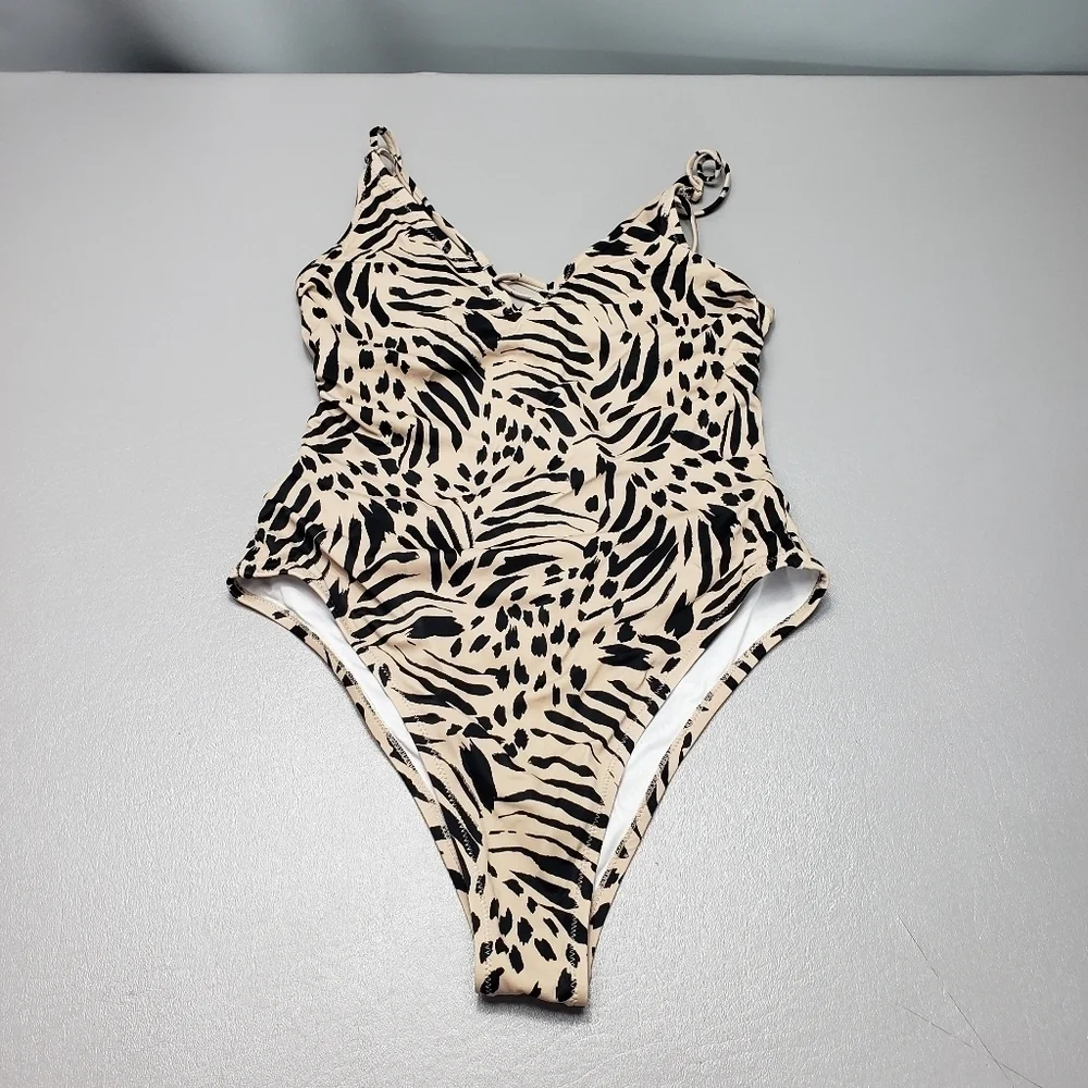 Shade and shore animal print one peice open back bathing suit women's size small